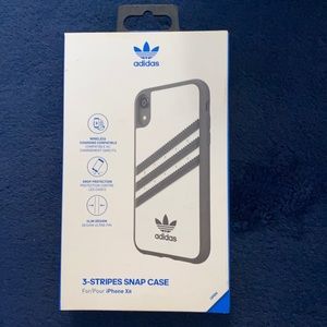 Adidas 3-stripes snap case IPhone XR
